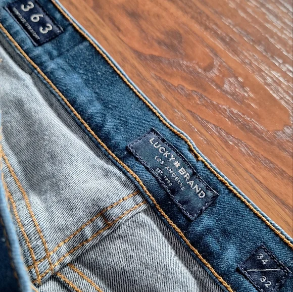 😀LuckyBrand 363 Men's Size 34×32 Denim Blue Jeans. - Picture 2 of 7